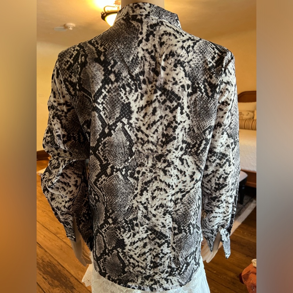 Sucrefas Silky Animal Print Blouse